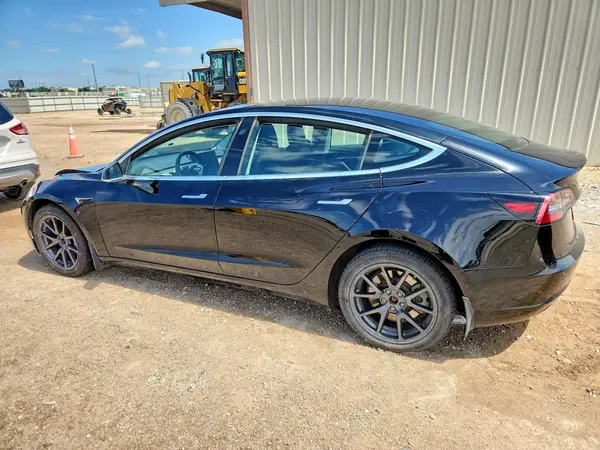 5YJ3E1EB8KF359325 2019 TESLA MODEL 3 - Image 2