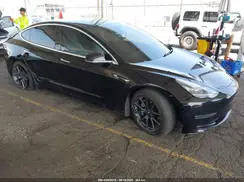 5YJ3E1EB8KF390638 2019 TESLA MODEL 3