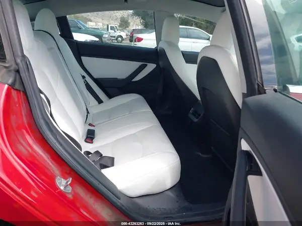 5YJ3E1EB8KF393510 2019 TESLA MODEL 3 - Image 8