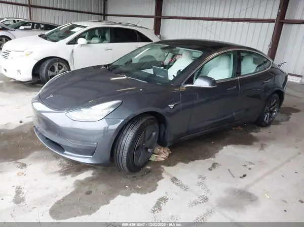 5YJ3E1EB8KF406725 2019 TESLA MODEL 3 - Image 2