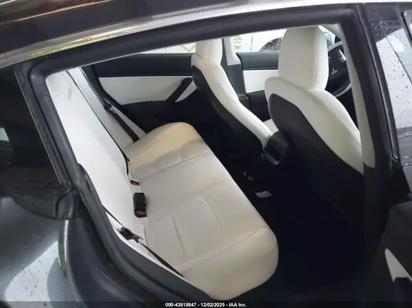 5YJ3E1EB8KF406725 2019 TESLA MODEL 3 - Image 8