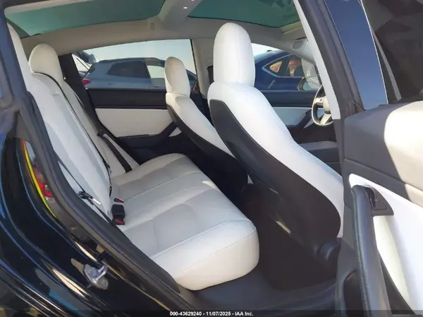 5YJ3E1EB8KF413691 2019 TESLA MODEL 3 - Image 8