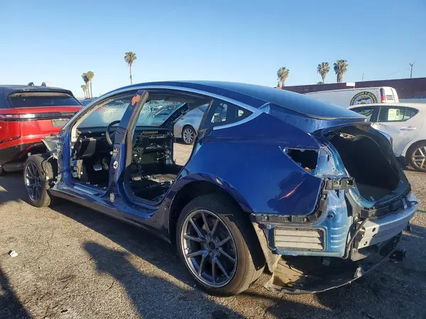 5YJ3E1EB8KF433102 2019 TESLA MODEL 3 - Image 2