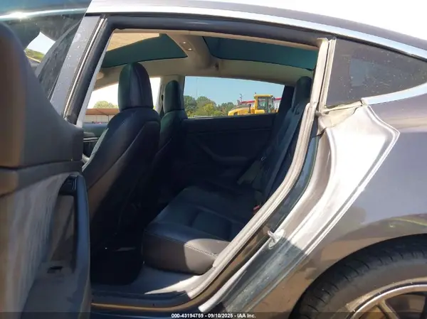 5YJ3E1EB8KF451941 2019 TESLA MODEL 3 - Image 8