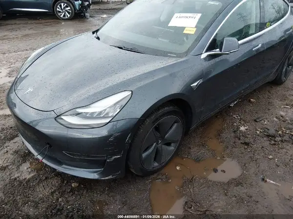 5YJ3E1EB8KF452040 2019 TESLA MODEL 3 - Image 2