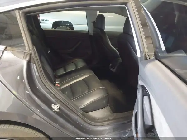 5YJ3E1EB8KF452281 2019 TESLA MODEL 3 - Image 8