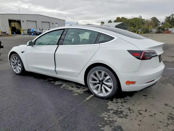 5YJ3E1EB8KF454063 2019 TESLA MODEL 3 - Image 2