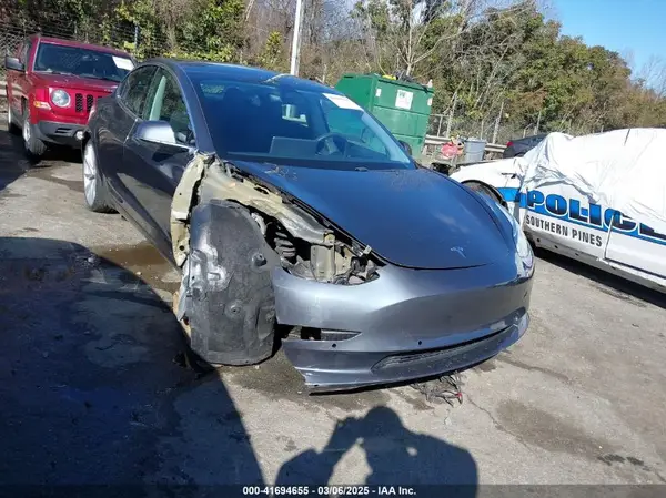 5YJ3E1EB8KF469629 2019 TESLA MODEL 3 - Image 1