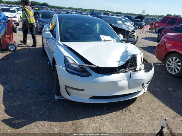 5YJ3E1EB8KF510681 2019 TESLA MODEL 3 - Image 1