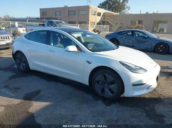 5YJ3E1EB8KF510955 2019 TESLA MODEL 3 - Image 1