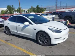 5YJ3E1EB8KF511328 2019 TESLA MODEL 3