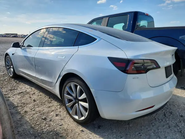 5YJ3E1EB8LF589139 2020 TESLA MODEL 3 - Image 2