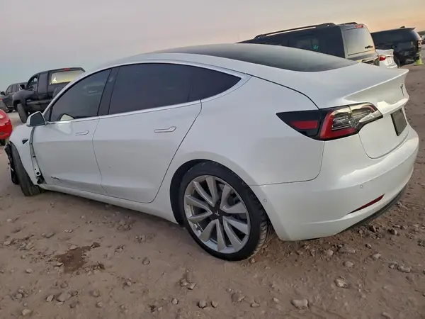 5YJ3E1EB8LF628392 2020 TESLA MODEL 3 - Image 2