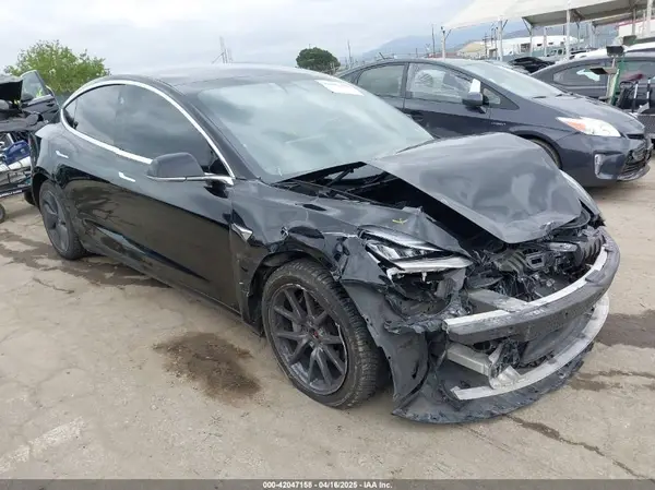 5YJ3E1EB8LF635066 2020 TESLA MODEL 3 - Image 1