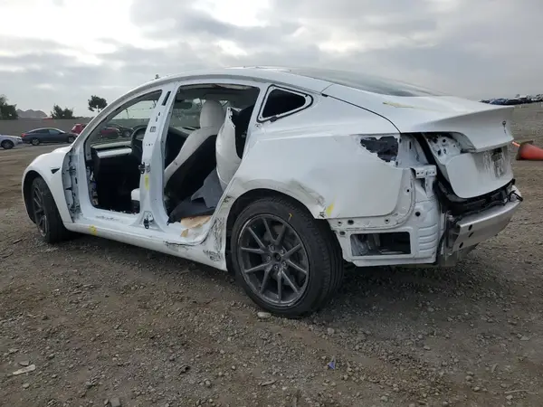 5YJ3E1EB8LF651591 2020 TESLA MODEL 3 - Image 2