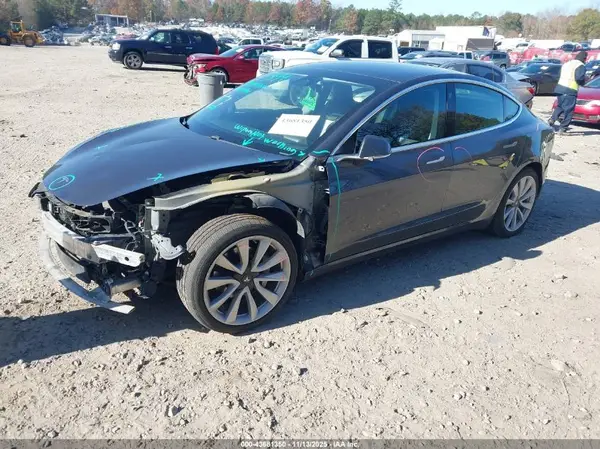 5YJ3E1EB8LF711983 2020 TESLA MODEL 3 - Image 2
