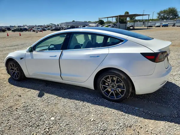5YJ3E1EB8LF719937 2020 TESLA MODEL 3 - Image 2