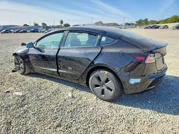 5YJ3E1EB8MF002889 2021 TESLA MODEL 3 - Image 2