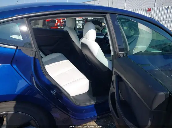 5YJ3E1EB8MF010202 2021 TESLA MODEL 3 - Image 8