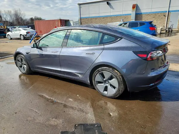 5YJ3E1EB8MF012872 2021 TESLA MODEL 3 - Image 2