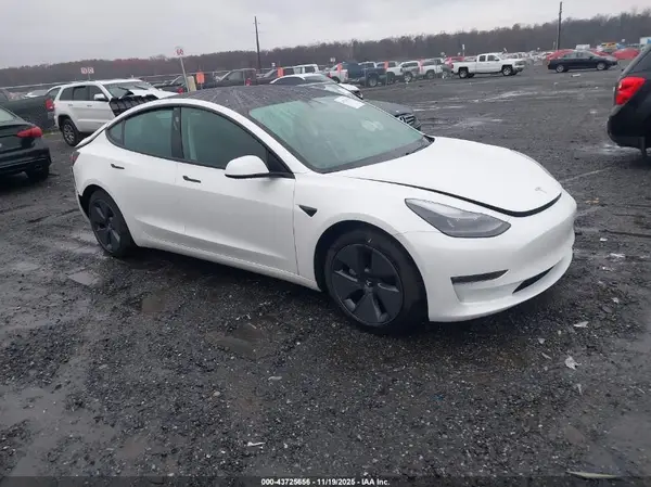 5YJ3E1EB8MF032863 2021 TESLA MODEL 3 - Image 1
