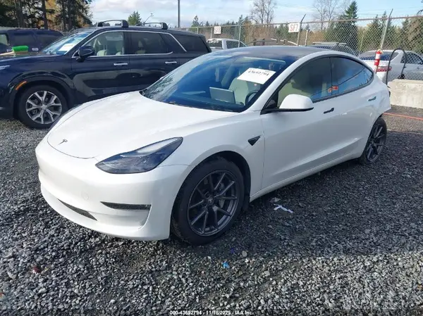 5YJ3E1EB8MF037979 2021 TESLA MODEL 3 - Image 2