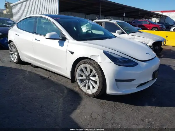 5YJ3E1EB8MF050750 2021 TESLA MODEL 3