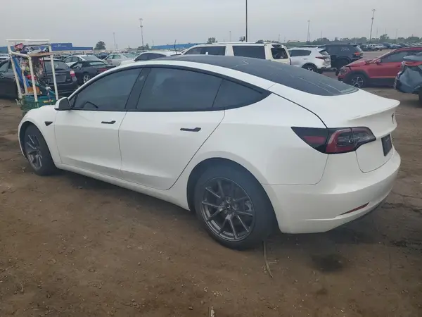 5YJ3E1EB8MF051025 2021 TESLA MODEL 3 - Image 2