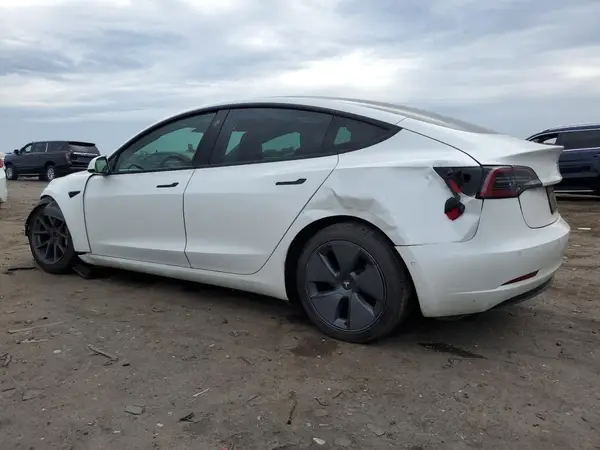 5YJ3E1EB8MF062431 2021 TESLA MODEL 3 - Image 2