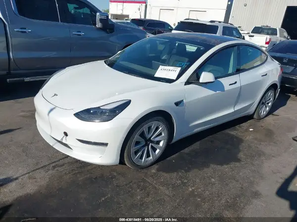 5YJ3E1EB8MF064986 2021 TESLA MODEL 3 - Image 2