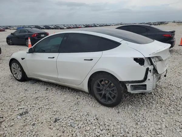 5YJ3E1EB8MF079732 2021 TESLA MODEL 3 - Image 2