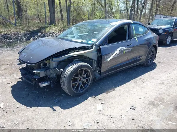 5YJ3E1EB8MF862002 2021 TESLA MODEL 3 - Image 2