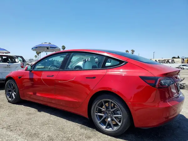 5YJ3E1EB8MF874313 2021 TESLA MODEL 3 - Image 2