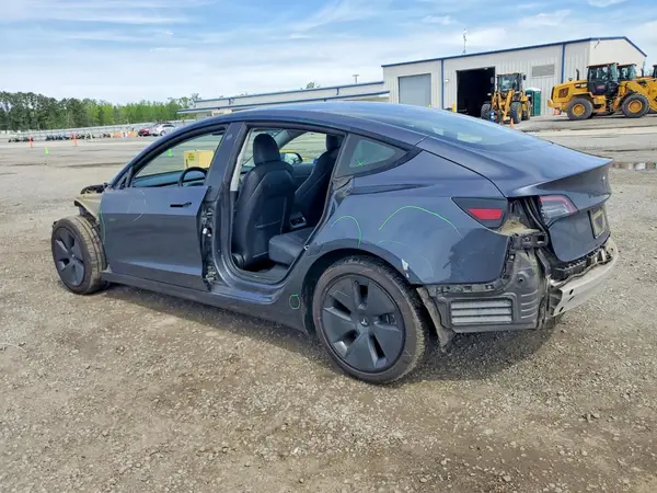 5YJ3E1EB8MF923705 2021 TESLA MODEL 3 - Image 2