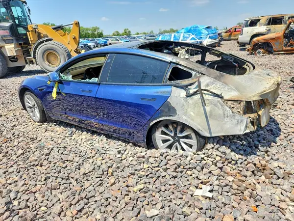 5YJ3E1EB8MF924482 2021 TESLA MODEL 3 - Image 2
