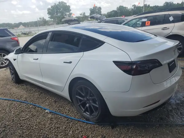 5YJ3E1EB8MF924840 2021 TESLA MODEL 3 - Image 2