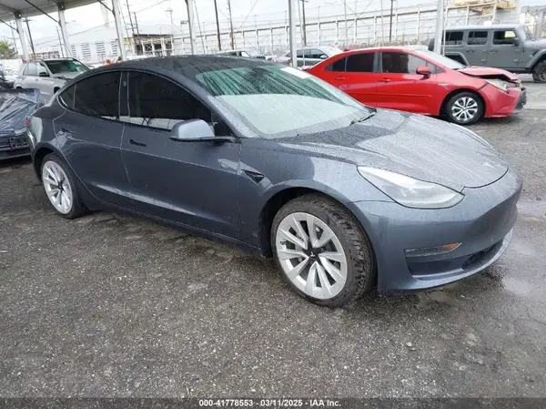 5YJ3E1EB8MF936695 2021 TESLA MODEL 3 - Image 1