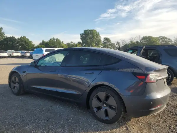 5YJ3E1EB8MF974654 2021 TESLA MODEL 3 - Image 2