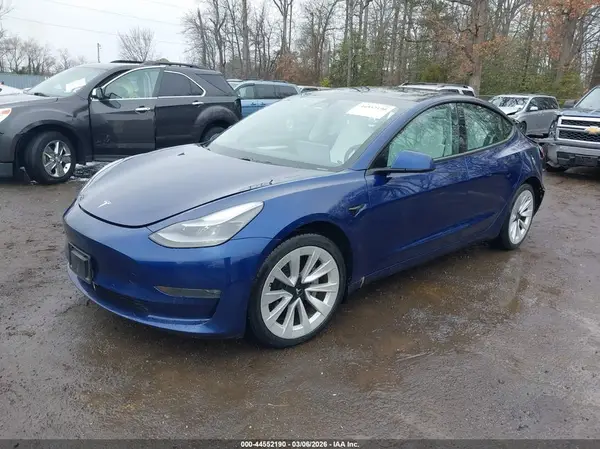 5YJ3E1EB8MF975433 2021 TESLA MODEL 3 - Image 2