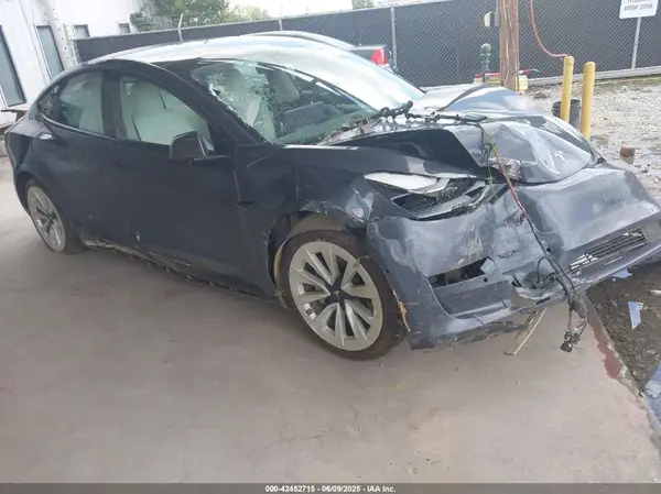 5YJ3E1EB8MF980681 2021 TESLA MODEL 3 - Image 1