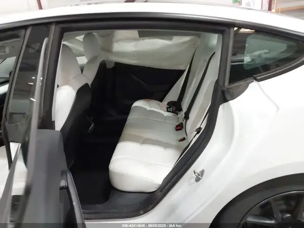 5YJ3E1EB8MF995908 2021 TESLA MODEL 3 - Image 8