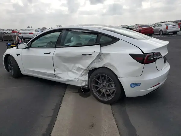 5YJ3E1EB8MF999389 2021 TESLA MODEL 3 - Image 2