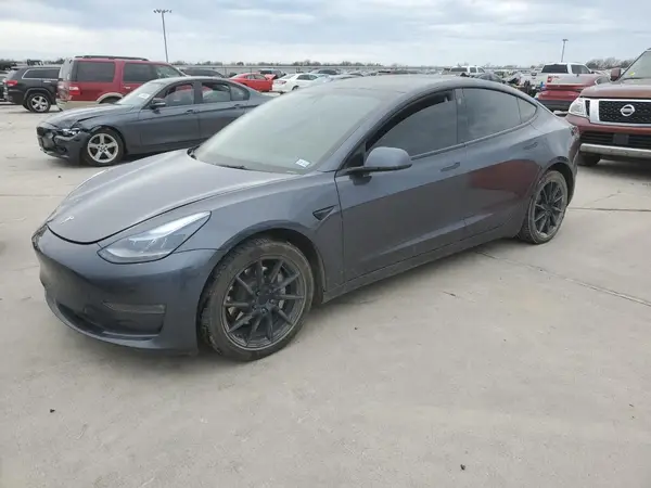 5YJ3E1EB8NF103965 2022 TESLA MODEL 3 - Image 1