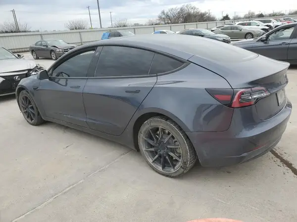 5YJ3E1EB8NF103965 2022 TESLA MODEL 3 - Image 2