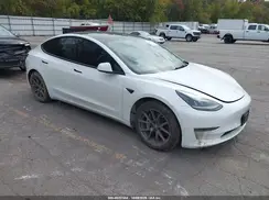 5YJ3E1EB8NF110656 2022 TESLA MODEL 3