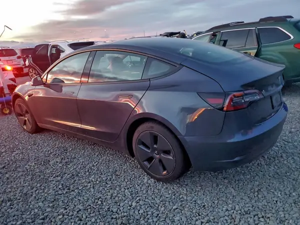5YJ3E1EB8NF113475 2022 TESLA MODEL 3 - Image 2