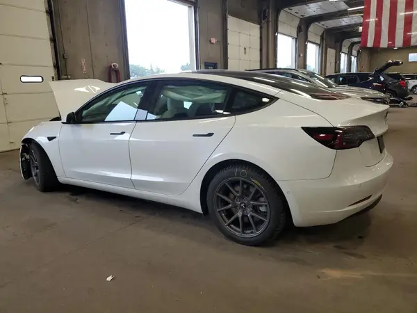 5YJ3E1EB8NF115646 2022 TESLA MODEL 3 - Image 2