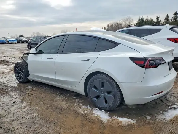 5YJ3E1EB8NF120071 2022 TESLA MODEL 3 - Image 2