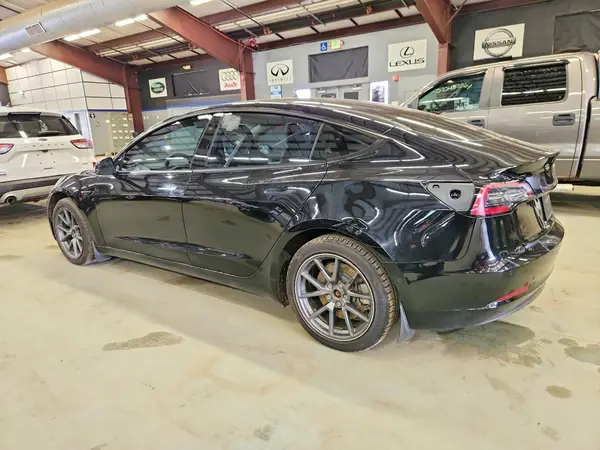 5YJ3E1EB8NF120491 2022 TESLA MODEL 3 - Image 2