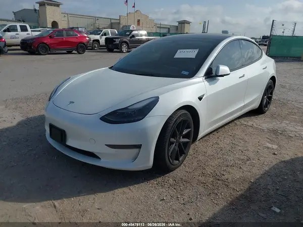 5YJ3E1EB8NF135041 2022 TESLA MODEL 3 - Image 2